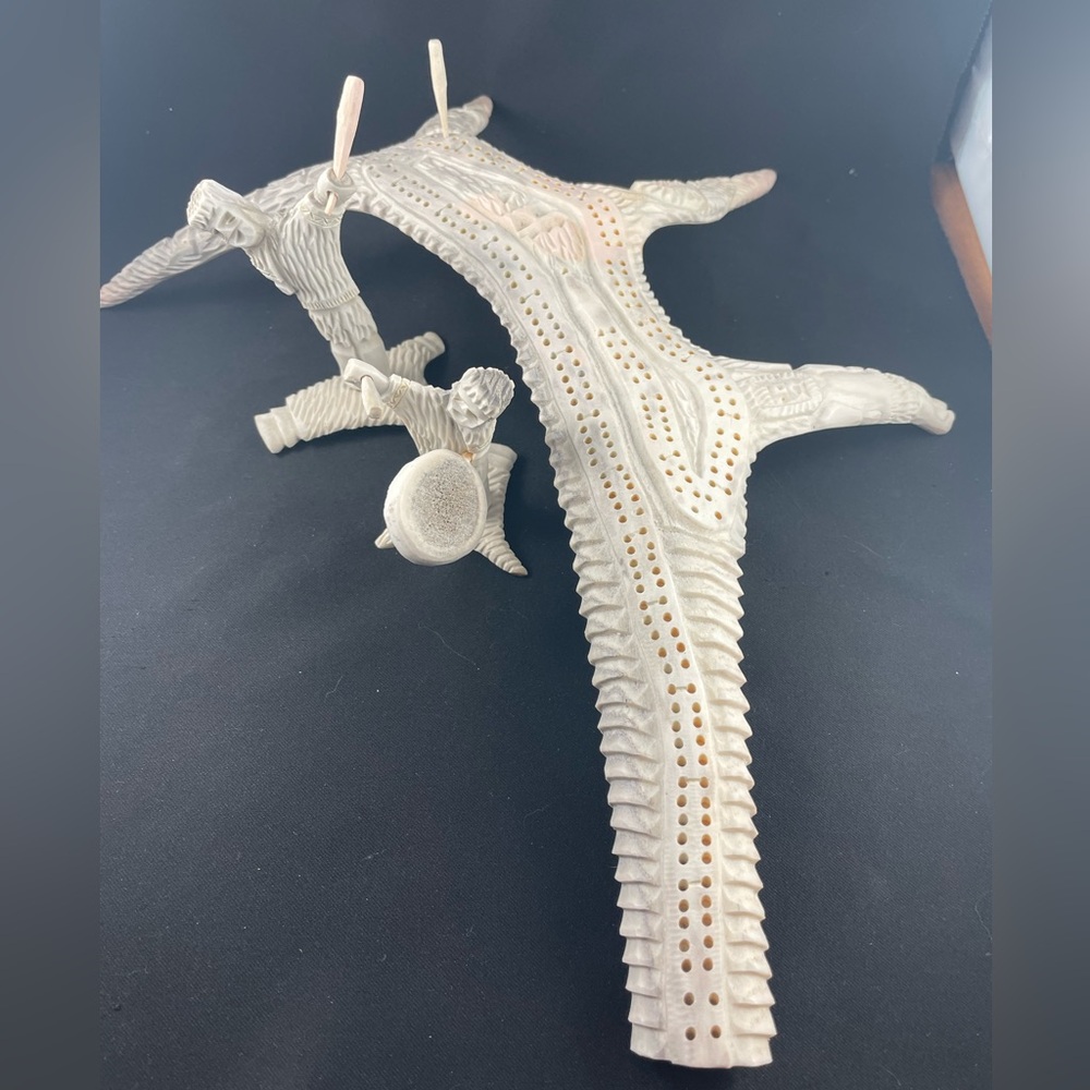 Handcarved Inuit Indigenous Caribou Antler Cribbage Board and Two Figurines - Picture 2 of 13